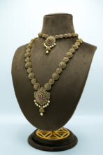 Royal Emerald V-Contour Statement Set – Rhodium Plated Luxury Zirconia Fashion Jewellery - Image 5